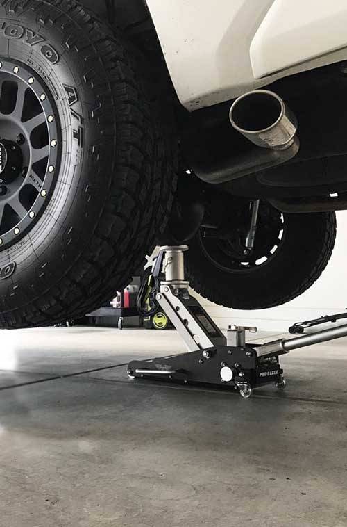 Load image into Gallery viewer, Pro Eagle | 2 Ton Off Road Jack "OG" | ORJ2B
