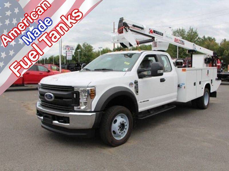 Load image into Gallery viewer, Titan Fuel Tanks | 2017-2021 Ford F350 / F450 / F550 6.7L Power Stroke After Axle Auxiliary Fuel Tank System