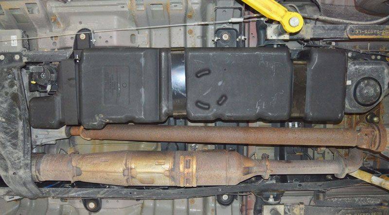 Load image into Gallery viewer, Titan Fuel Tanks | 2011-2016 Ford F250 / F350 6.7L Power Stroke Crew Cab Short Bed Super Series