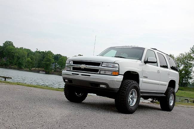 Load image into Gallery viewer, Rough Country | 2000-2006 GM Tahoe / Yukon NTD 2WD / 4WD 6 Inch Lift Kit - N3 Shocks