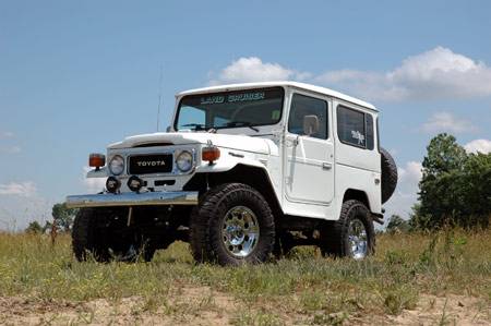 Load image into Gallery viewer, Rough Country | 1964-1980 Toyota Land Cruiser FJ40 4WD 4 Inch Lift Kit