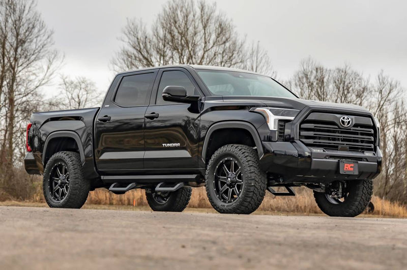 Load image into Gallery viewer, Rough Country | 2022-2024 Toyota Tundra 4WD 3.5 Inch Lift Kit With Factory Rear Air Ride