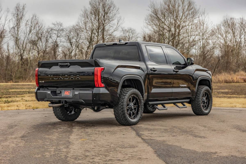 Load image into Gallery viewer, Rough Country | 2022-2024 Toyota Tundra 4WD 3.5 Inch Lift Kit With Factory Rear Air Ride