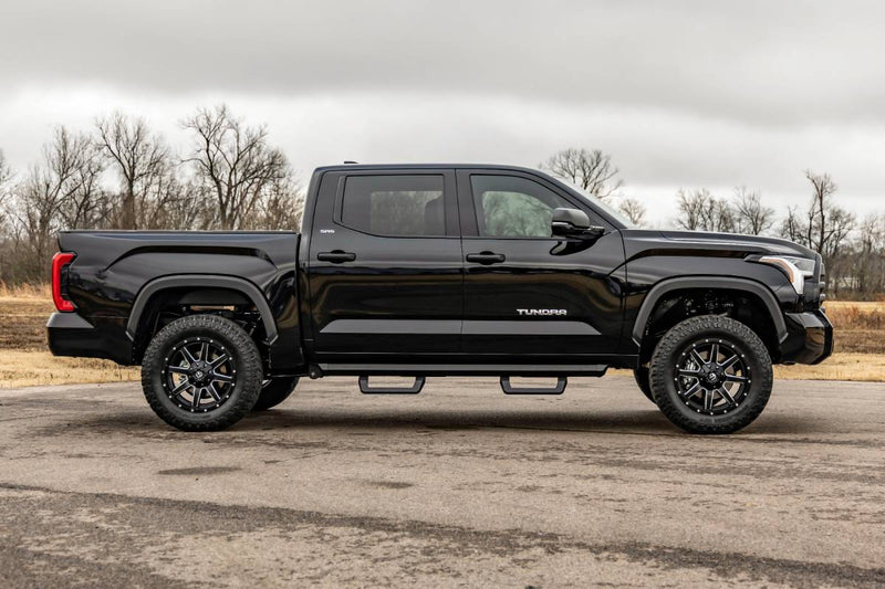 Load image into Gallery viewer, Rough Country | 2022-2024 Toyota Tundra 4WD 3.5 Inch Lift Kit With Factory Rear Air Ride