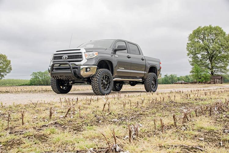 Load image into Gallery viewer, Rough Country | 2007-2015 Toyota Tundra 2WD / 4WD 6 Inch Lift Kit - Strut Spacers With N3 Rear Shocks