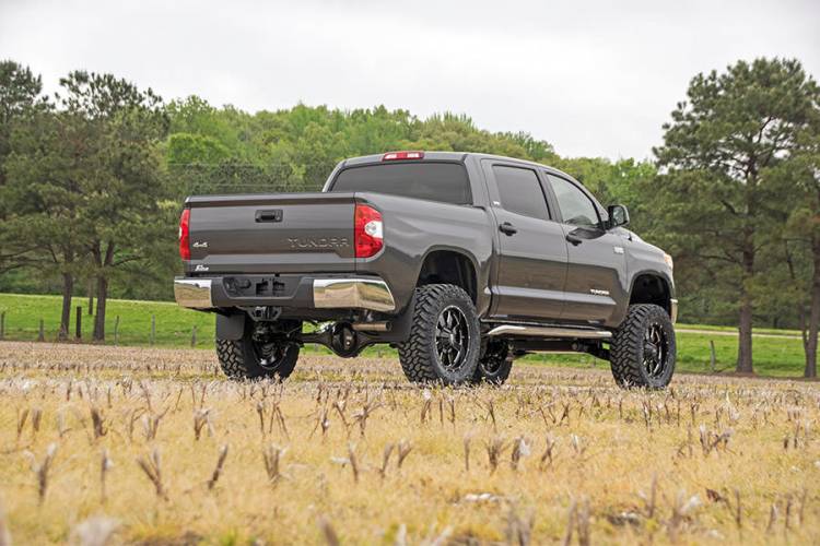Load image into Gallery viewer, Rough Country | 2007-2015 Toyota Tundra 2WD / 4WD 6 Inch Lift Kit - Strut Spacers With N3 Rear Shocks