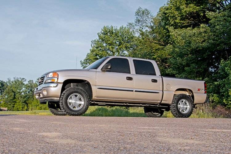 Load image into Gallery viewer, Rough Country | 1999-2007 GM 1500 4WD 1.5 Inch To 2 Inch Lift Kit - M1 Shocks