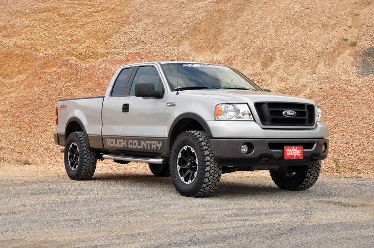 Load image into Gallery viewer, Rough Country | 2004-2008 Ford F150 2.5 Inch Leveling Kit