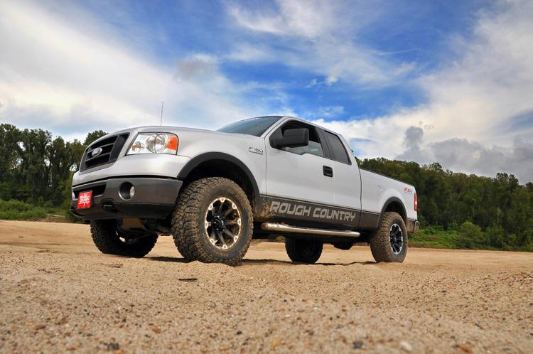 Load image into Gallery viewer, Rough Country | 2004-2008 Ford F150 2.5 Inch Leveling Kit