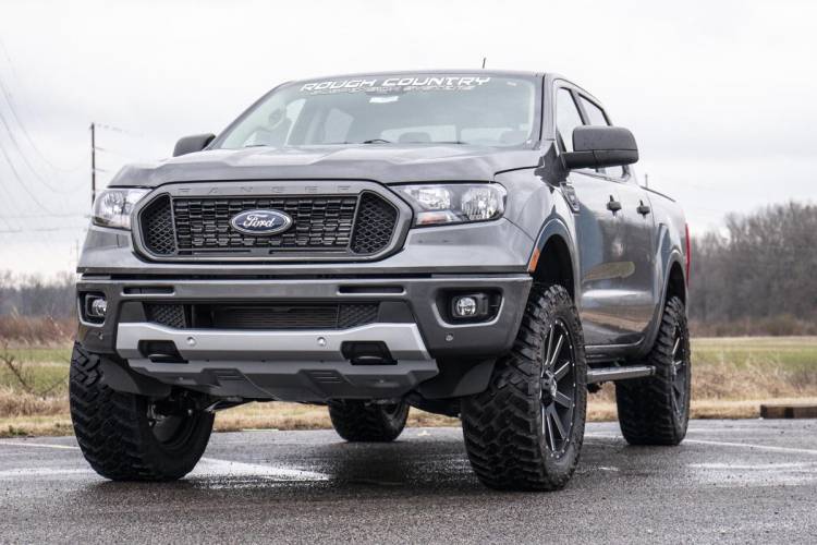 Load image into Gallery viewer, Rough Country | 2019-2023 Ford Ranger 2WD / 4WD 2.5 Inch Leveling Kit | 50100