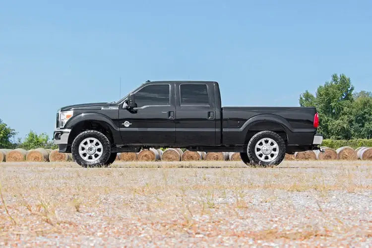 Load image into Gallery viewer, Rough Country | 2005-2023 Ford Super Duty 4WD 2 Inch Leveling Kit - 2 Inch Lift Height