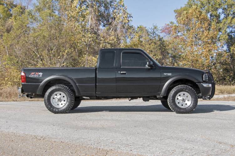 Load image into Gallery viewer, Rough Country | 1998-2011 Ford Ranger 4WD 1.5 Inch Leveling Kit