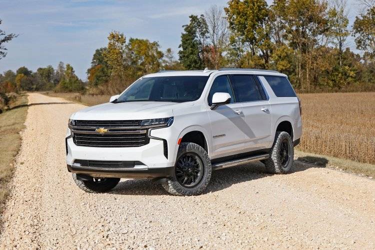 Load image into Gallery viewer, Rough Country | 2021-2024 GM Yukon / Suburban / Tahoe 4WD 2 Inch Lift Kit