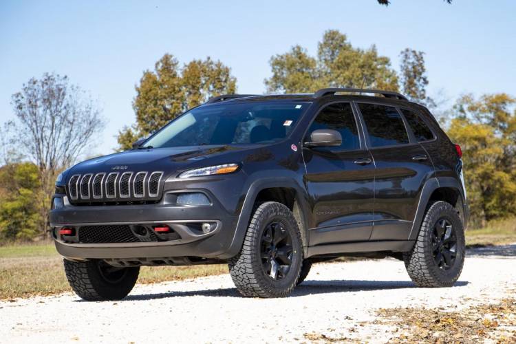 Load image into Gallery viewer, Rough Country | 2014-2023 Jeep Cherokee KL 2WD / 4WD 2 Inch Lift Kit