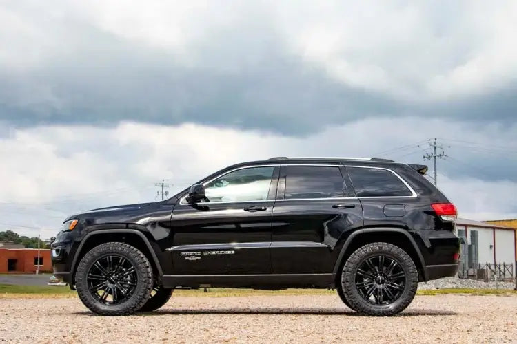 Load image into Gallery viewer, Rough Country | 2011-2022 Jeep Grand Cherokee WK2 2WD / 4WD 2.5 Inch Lift Kit | 60300
