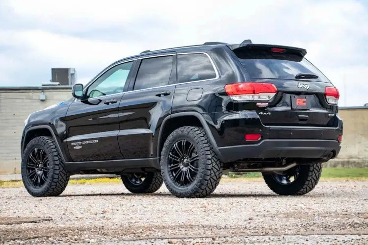 Load image into Gallery viewer, Rough Country | 2011-2022 Jeep Grand Cherokee WK2 2WD / 4WD 2.5 Inch Lift Kit | 60300