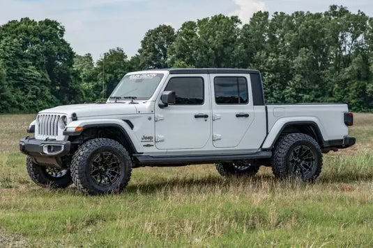 Rough Country | 2020-2024 Jeep Gladiator JT 4WD 2.5 Inch Leveling Kit With V2 Monotube Shocks