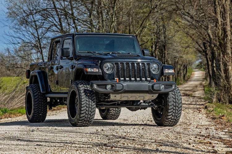 Load image into Gallery viewer, Rough Country | 2020-2022 Jeep Gladiator JT Mojave 4WD 3.5 Inch Lift Kit Without Shocks | 60200