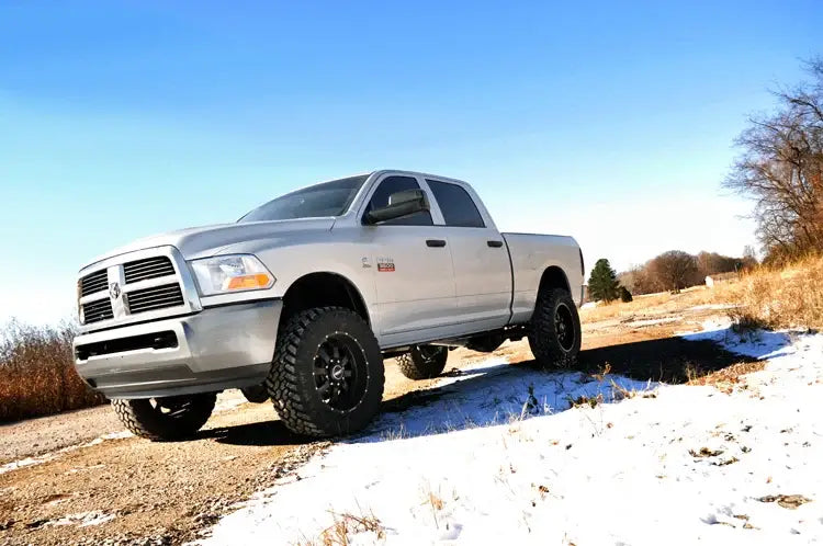 Load image into Gallery viewer, Rough Country | 2003-2013 Dodge Ram 2500 / 2003-2012 3500 4WD 2 Inch Leveling Kit