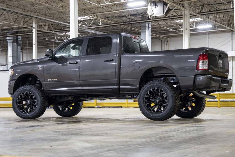 Load image into Gallery viewer, Rough Country | 2019-2024 Dodge Ram 2500 4WD 5 Inch Lift Kit - Standard Rate Front Coil Springs - M1 Shocks
