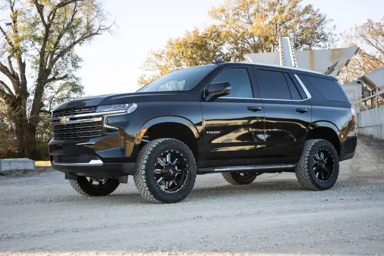 Load image into Gallery viewer, Rough Country | 2021-2024 GM Suburban 1500 / Tahoe / Yukon 3.5 Inch Lift Kit - Aluminum