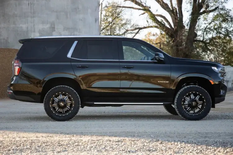 Load image into Gallery viewer, Rough Country | 2021-2024 GM Suburban 1500 / Tahoe / Yukon 3.5 Inch Lift Kit - Aluminum