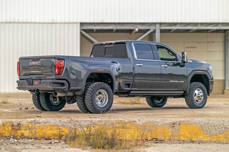 Load image into Gallery viewer, Rough Country | 2020-2023 GM 3500 HD DRW 3 Inch Lift Kit - V2 Shocks