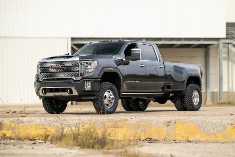 Load image into Gallery viewer, Rough Country | 2020-2023 GM 3500 HD DRW 3 Inch Lift Kit - M1 Shocks