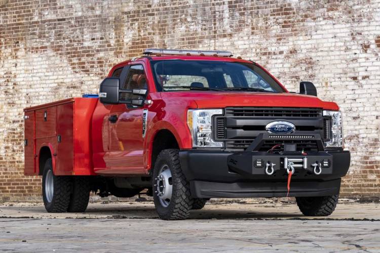 Load image into Gallery viewer, Rough Country | 2017-2020 Ford Super Duty 2WD / 4WD EXO Winch Mount Kit