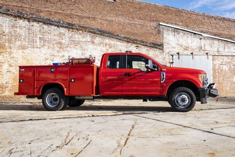 Load image into Gallery viewer, Rough Country | 2017-2020 Ford Super Duty 2WD / 4WD EXO Winch Mount Kit