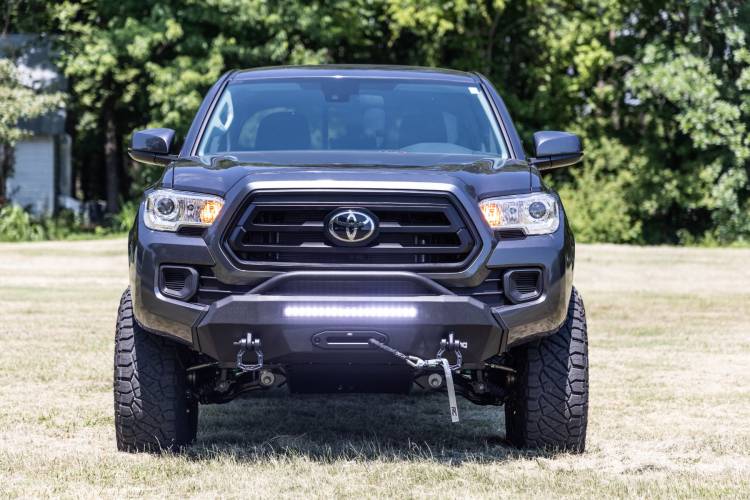 Load image into Gallery viewer, Rough Country | 2016-2023 Toyota Tacoma 4WD Hybrid Front Bumper - With PRO9500S Winch - Black With White DRL Lights