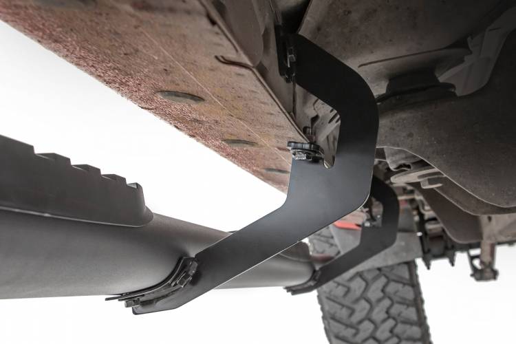 Load image into Gallery viewer, Rough Country | 2007-2019 GM 1500 / 2500 HD / 3500 HD Black Oval Nerf Steps - Crew Cab - DEF Tank