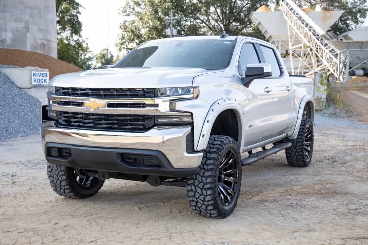 Load image into Gallery viewer, Rough Country | 2019-2024 GM 1500 / 2500 HD / 3500 HD Black Oval Nerf Steps - Crew Cab - DEF Tank