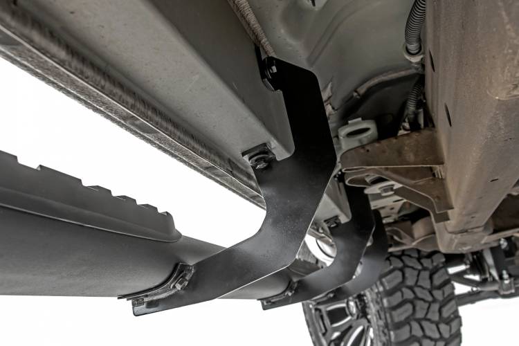 Load image into Gallery viewer, Rough Country | 2019-2024 GM 1500 / 2500 HD / 3500 HD Black Oval Nerf Steps - Crew Cab - DEF Tank