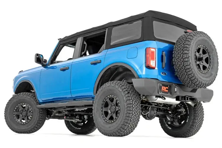 Load image into Gallery viewer, Rough Country | 2021-2023 Ford Bronco 4 Door 4WD Black Oval Nerf Steps | 21011