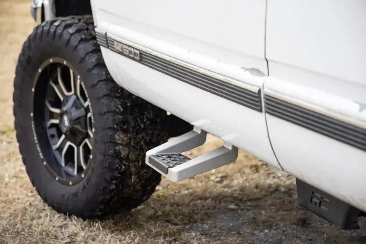 Load image into Gallery viewer, Rough Country | Universal Aluminum Single Hoop Step (Pair)