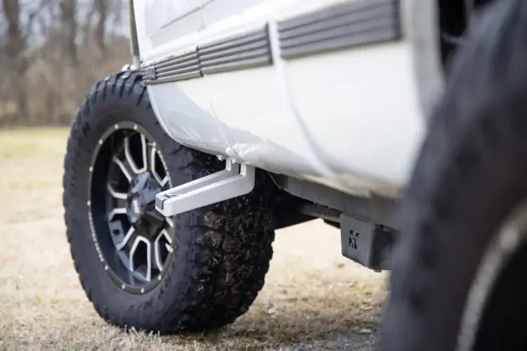 Load image into Gallery viewer, Rough Country | Universal Aluminum Single Hoop Step (Pair)