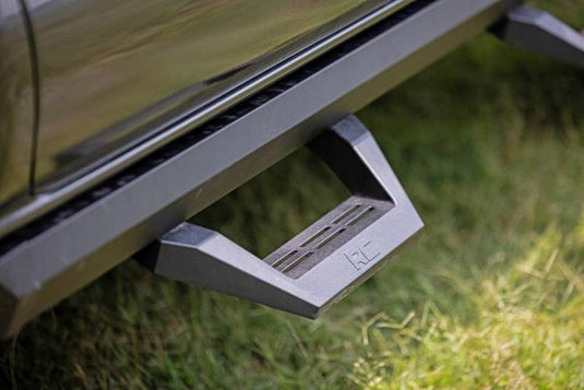 Rough Country | 2005-2023 Toyota Tacoma Double Cab 2WD / 4WD SRX2 Adjustable Aluminum Steps