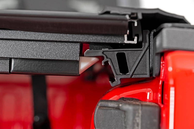 Load image into Gallery viewer, Rough Country | 2019-2023 GM 1500 Hard Low Profile Bed Cover - 6' 6 Inch Bed