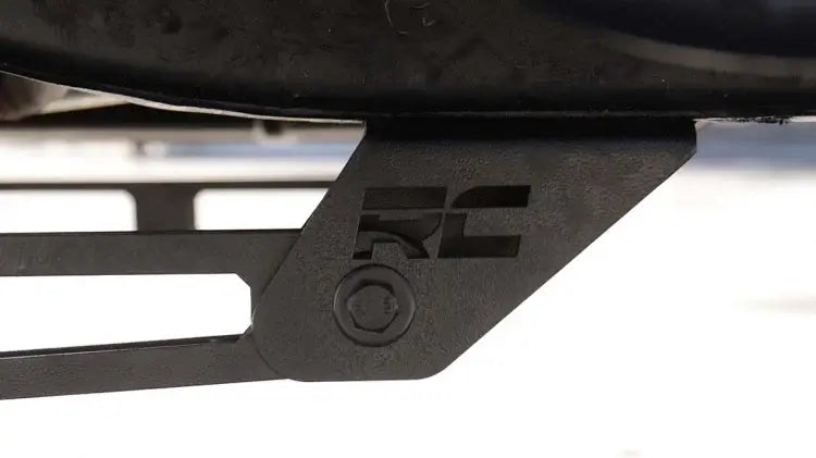 Load image into Gallery viewer, Rough Country | 2011-2019 GM 2500 HD / 3500 HD Traction Bar Kit