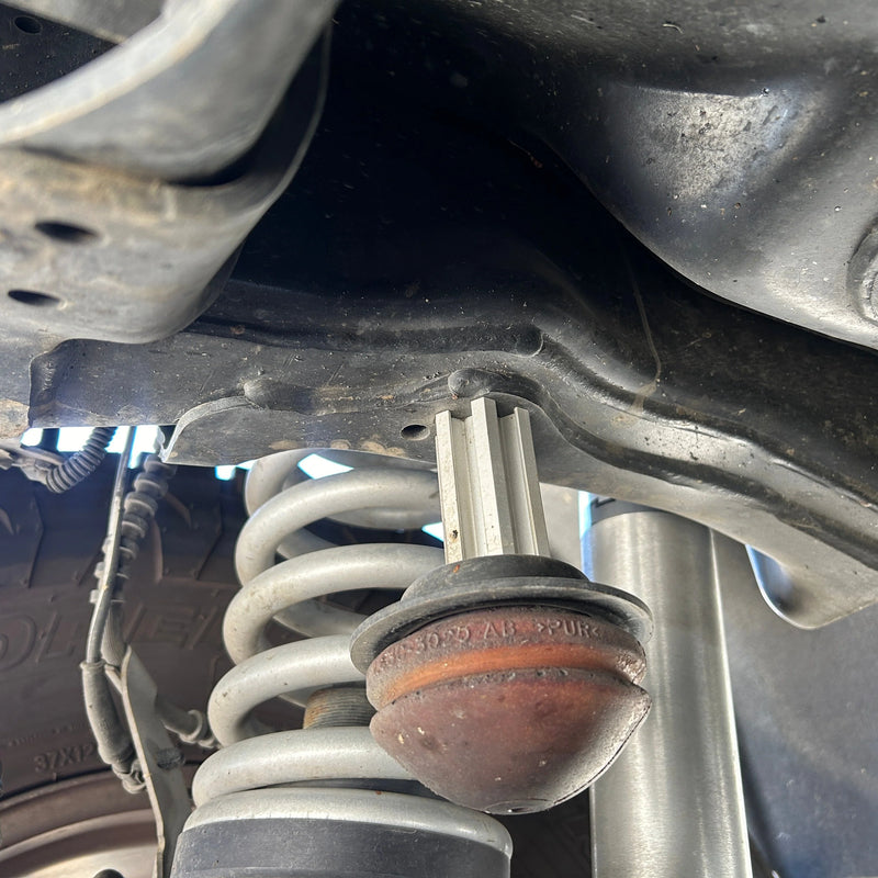Load image into Gallery viewer, S&amp;B | 2011-2016 Ford F250 / F350 2.5 Inch Fully Loaded Leveling Kit
