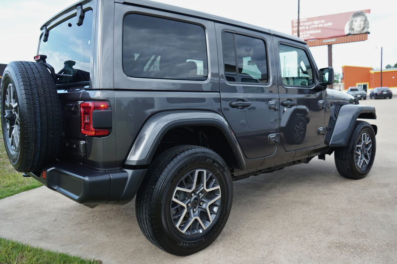 Load image into Gallery viewer, DDP Motors | 2025 Jeep Wrangler SAHARA Gray 1C4PJXEN5SW625258 | $39,199.00
