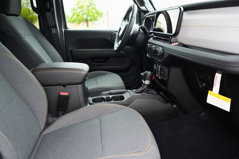 Load image into Gallery viewer, DDP Motors | 2025 Jeep Wrangler SAHARA Gray 1C4PJXEN5SW625258 | $39,199.00
