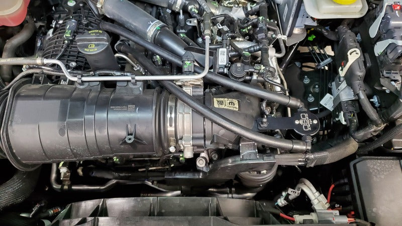 Load image into Gallery viewer, J&amp;L 2025-2026 Ram 1500 3.0; 22-25 Jeep Wagoneer 3.0 Separator-Black
