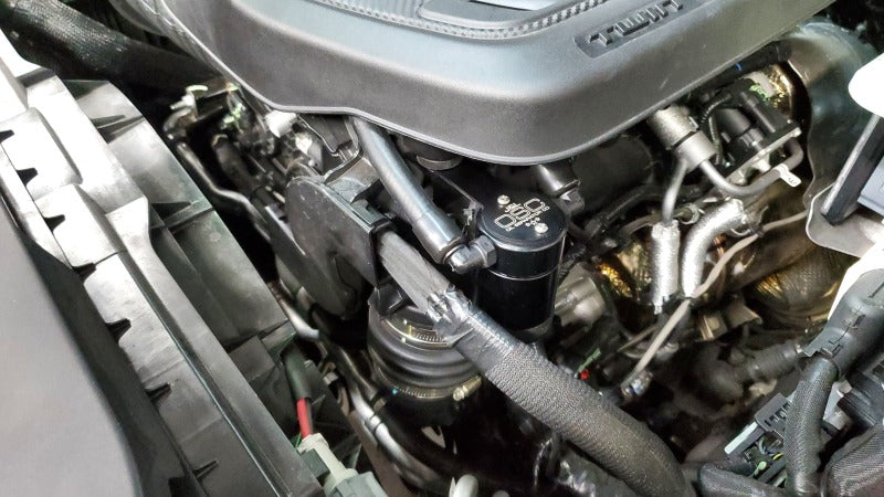 Load image into Gallery viewer, J&amp;L 2025-2026 Ram 1500 3.0; 22-25 Jeep Wagoneer 3.0 Separator-Black
