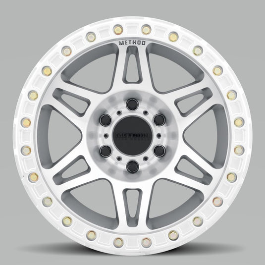 Method | MR106 Beadlock 17x9 -44mm Offset 8x6.5 130.81mm CB Machined/Clear Coat w/BH-H36125 Wheel