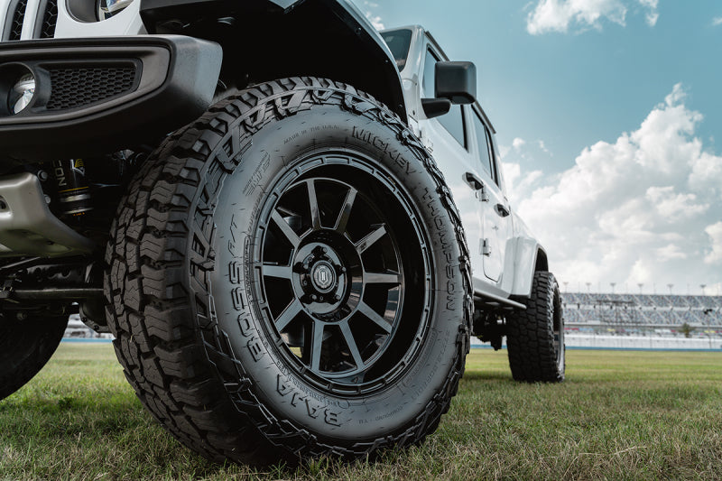 Load image into Gallery viewer, ICON Recoil 20x10 5x5 -24mm Offset 4.5in BS Gloss Black Wheel
