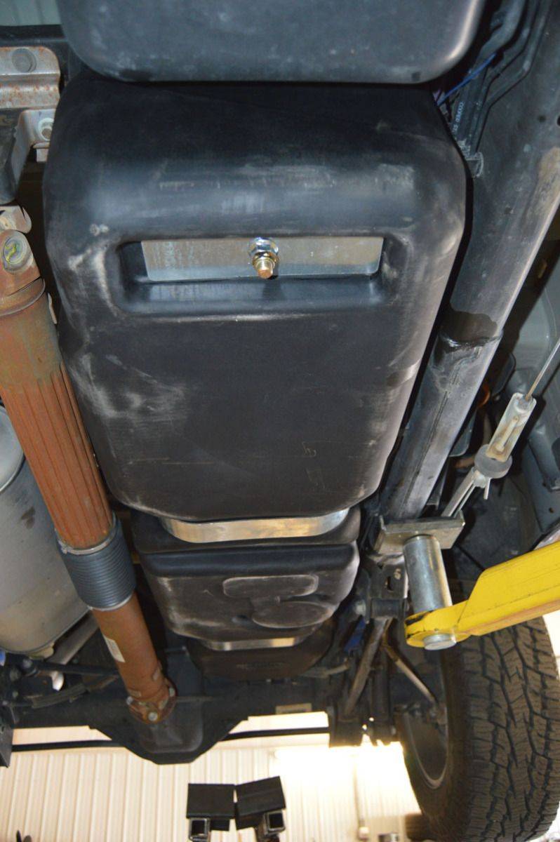 Load image into Gallery viewer, Titan Fuel Tanks | 2014-2019 Dodge Ram 1500 EcoDiesel Crew Cab 6&#39; 4&quot; Bed
