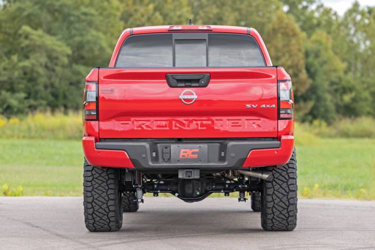 Load image into Gallery viewer, Rough Country | 2022-2023 Nissan Frontier 2WD / 4WD 6 Inch Lift Kit - N3 Struts
