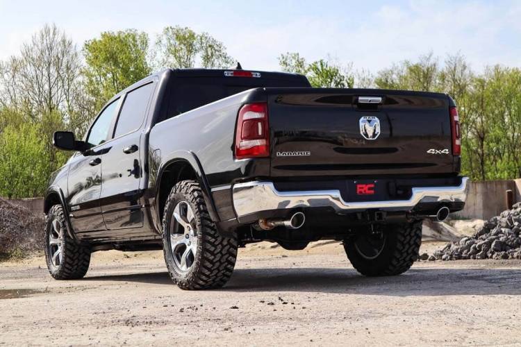 Load image into Gallery viewer, Rough Country | 2019-2024 Dodge Ram 1500 2 Inch Leveling Kit
